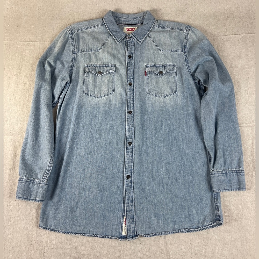 Levi’s big boy Barstow Denim Western style shirt size XL (13-15)